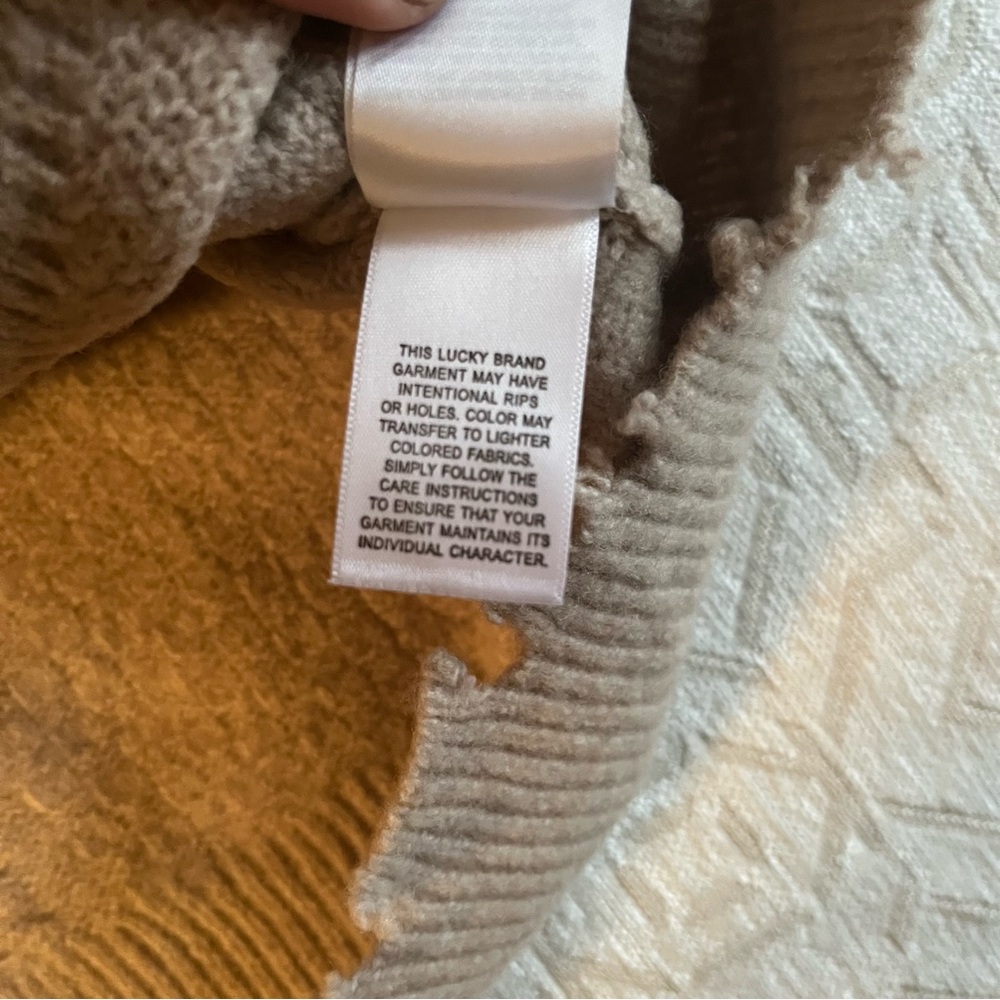 Lucky Brand Taupe Cable Knit Cardigan. Size XL, NWT.. - Picture 8 of 9